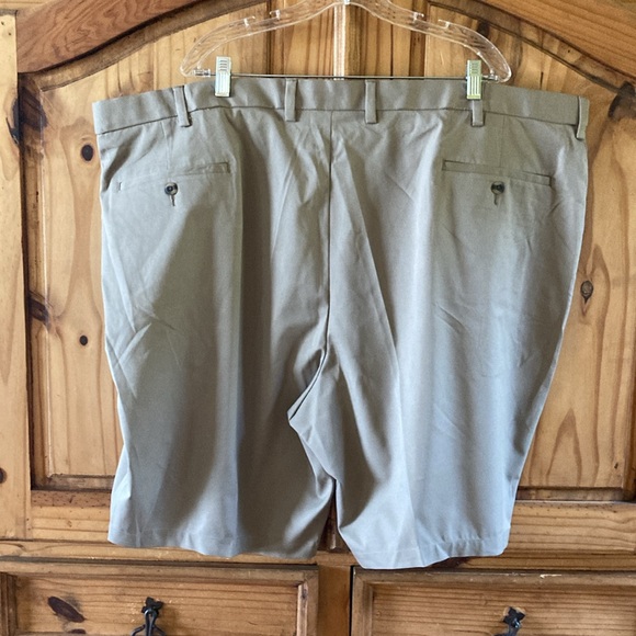 Men’s Haggar Cool Right Performance Flex tan flat front chino shorts size 52 NWT - Picture 5 of 9